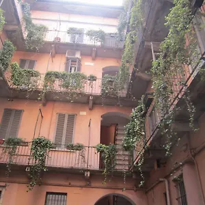 Appartement Charming And Elegant Historic Center Of Milaan